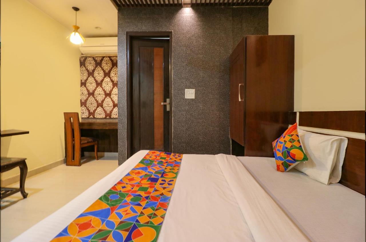 Staybook Hotel Aira New Delhi Railway Station Paharganj Esterno foto