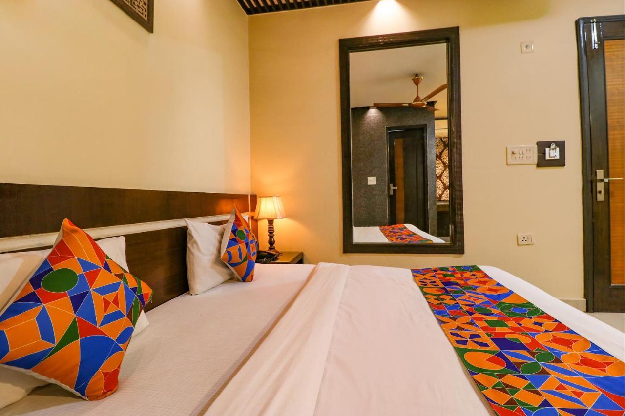 Staybook Hotel Aira New Delhi Railway Station Paharganj Esterno foto